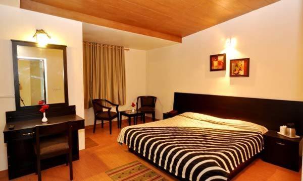 Hotel Suman Paradise Nainital Oda fotoğraf